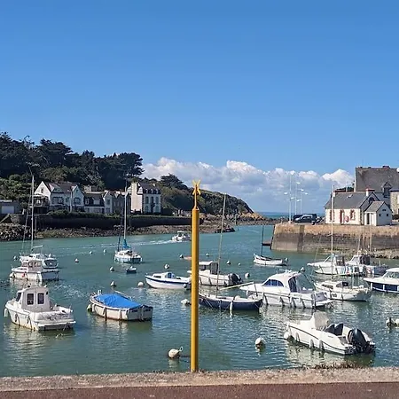 Vue Mer-au Pied Du Chemin De Randonnee 