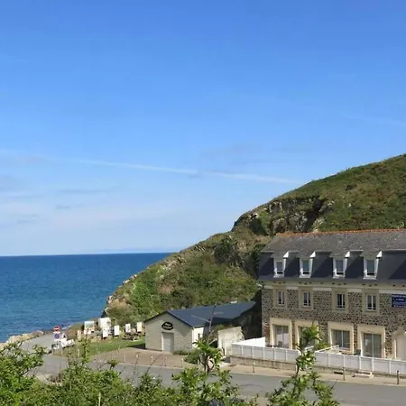 Vue Mer-au Pied Du Chemin De Randonnee 