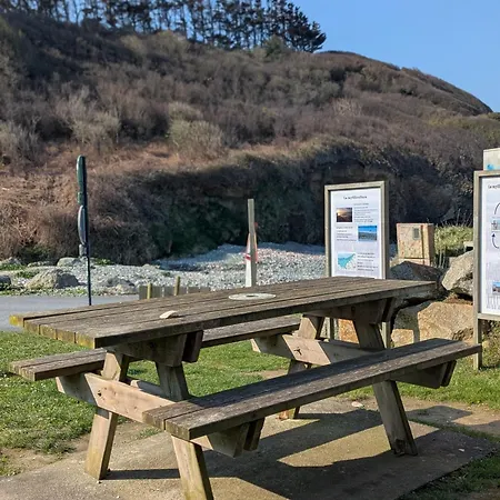 Vue Mer-au Pied Du Chemin De Randonnee 